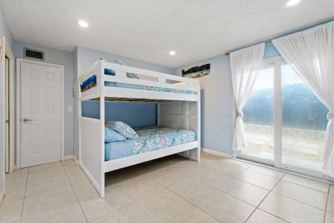 Condo in Stuart, Florida, 2 bedrooms № 2401220 - photo 19