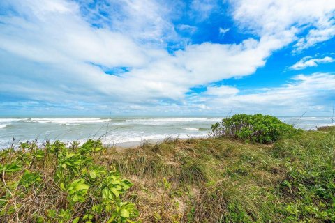 Condo in Stuart, Florida, 2 bedrooms № 2401220 - photo 24