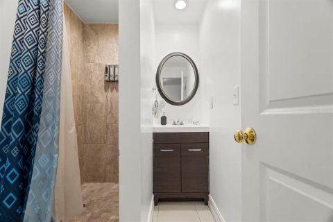 Casa en venta en Tampa, Florida, 5 dormitorios, 228.91 m2 № 2238998 - foto 27