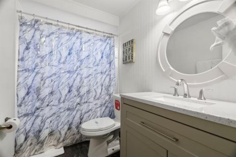 Casa en venta en Tampa, Florida, 5 dormitorios, 228.91 m2 № 2238998 - foto 18