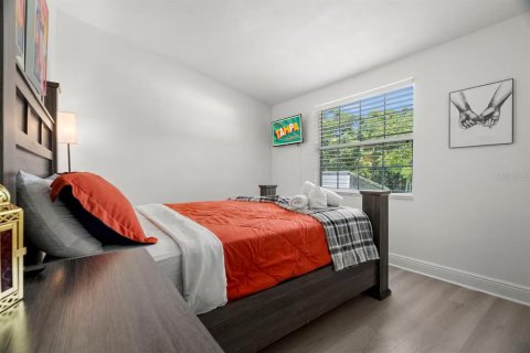 Casa en venta en Tampa, Florida, 5 dormitorios, 228.91 m2 № 2238998 - foto 16