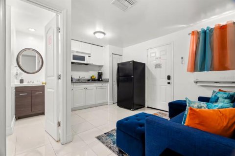 Casa en venta en Tampa, Florida, 5 dormitorios, 228.91 m2 № 2238998 - foto 24