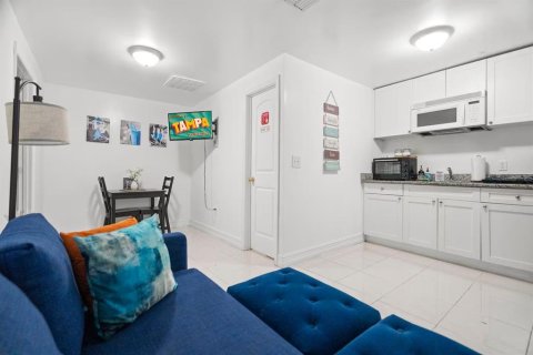 Casa en venta en Tampa, Florida, 5 dormitorios, 228.91 m2 № 2238998 - foto 23