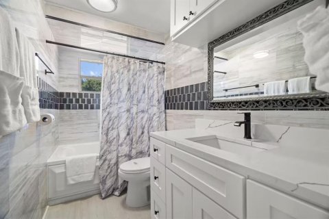 Casa en venta en Tampa, Florida, 5 dormitorios, 228.91 m2 № 2238998 - foto 20