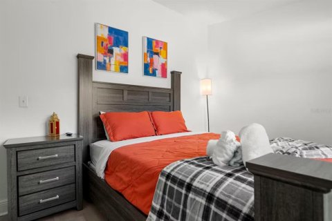 Casa en venta en Tampa, Florida, 5 dormitorios, 228.91 m2 № 2238998 - foto 17