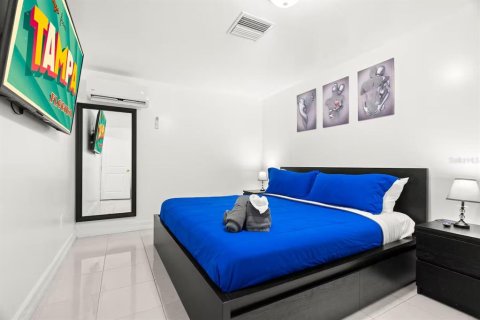 Casa en venta en Tampa, Florida, 5 dormitorios, 228.91 m2 № 2238998 - foto 30
