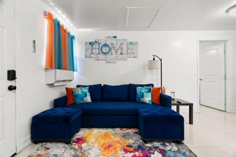 Casa en venta en Tampa, Florida, 5 dormitorios, 228.91 m2 № 2238998 - foto 21