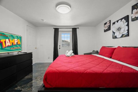 Casa en venta en Tampa, Florida, 5 dormitorios, 228.91 m2 № 2238998 - foto 14