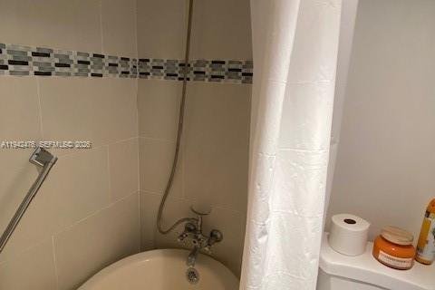 Condominio en venta en Coconut Creek, Florida, 1 dormitorio, 74.14 m2 № 1999970 - foto 8