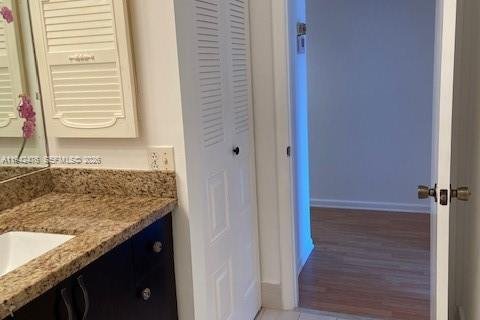 Condominio en venta en Coconut Creek, Florida, 1 dormitorio, 74.14 m2 № 1999970 - foto 10