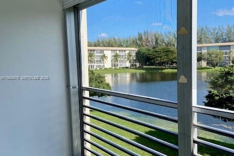 Condominio en venta en Coconut Creek, Florida, 1 dormitorio, 74.14 m2 № 1999970 - foto 17