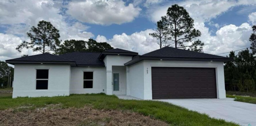 House in Lehigh Acres, Florida 3 bedrooms, 126.44 sq.m. № 2166774