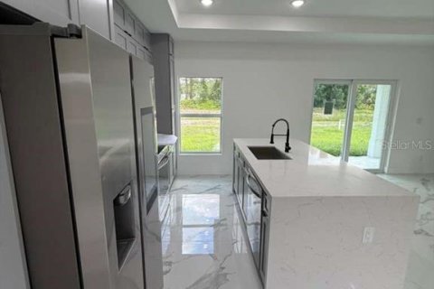 House in Lehigh Acres, Florida 3 bedrooms, 126.44 sq.m. № 2166774 - photo 8