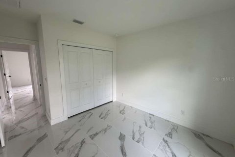 House in Lehigh Acres, Florida 3 bedrooms, 126.44 sq.m. № 2166774 - photo 12
