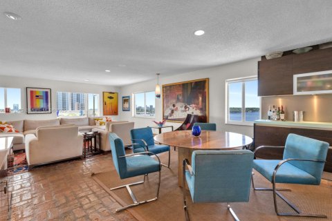 Condo in Hollywood, Florida, 3 bedrooms  № 1970232 - photo 8