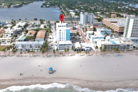 Condo in Hollywood, Florida, 3 bedrooms  № 1970232 - photo 3