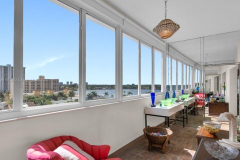 Condo in Hollywood, Florida, 3 bedrooms  № 1970232 - photo 17