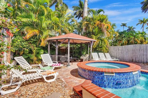 Снять в аренду виллу или дом в Холливуд, Флорида 5 спален, 260.13м2, № 1958480 - фото 4