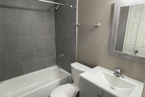 Villa ou maison à louer à Orlando, Floride: 5 chambres, 161.37 m2 № 1555652 - photo 10