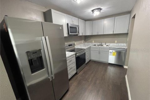 Villa ou maison à louer à Orlando, Floride: 5 chambres, 161.37 m2 № 1555652 - photo 3