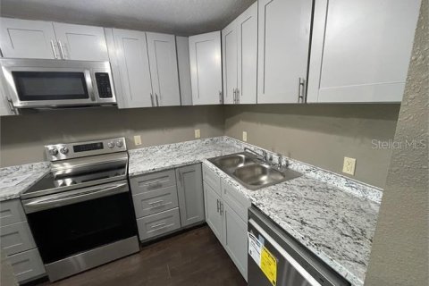 Villa ou maison à louer à Orlando, Floride: 5 chambres, 161.37 m2 № 1555652 - photo 4