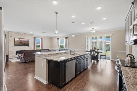 Villa ou maison à louer à Seffner, Floride: 5 chambres, 444.35 m2 № 2408369 - photo 4