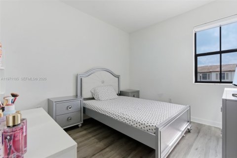 Touwnhouse à vendre à Miami, Floride: 3 chambres, 142.98 m2 № 2173205 - photo 29