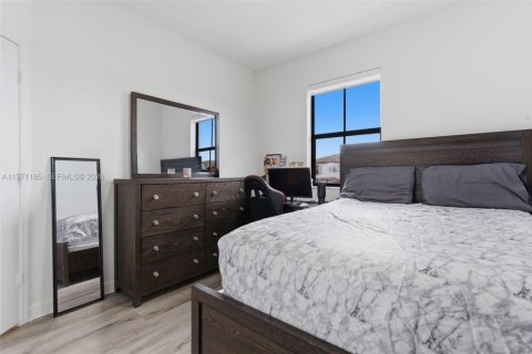 Touwnhouse à vendre à Miami, Floride: 3 chambres, 142.98 m2 № 2173205 - photo 30