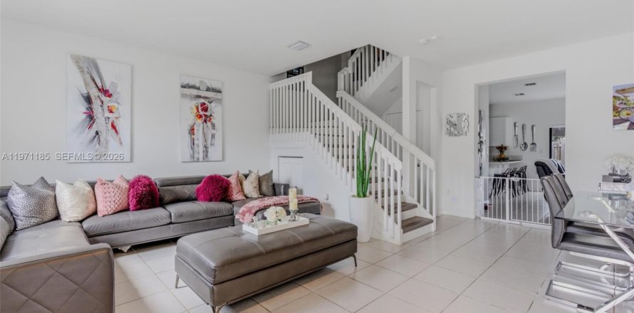 Touwnhouse à Miami, Floride 3 chambres, 142.98 m2 № 2173205