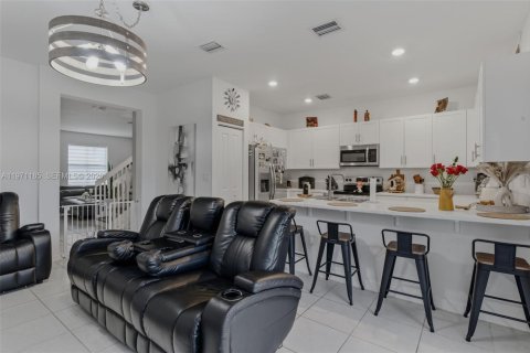 Touwnhouse à vendre à Miami, Floride: 3 chambres, 142.98 m2 № 2173205 - photo 16