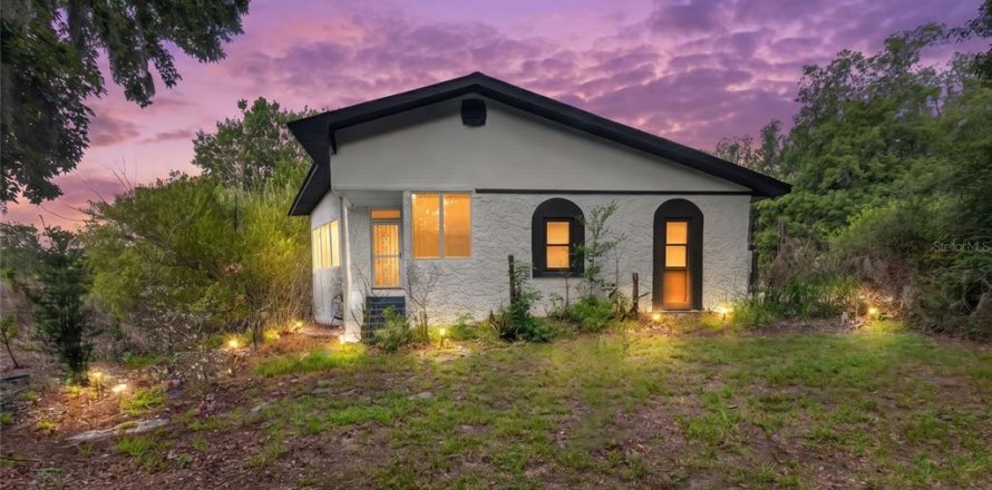 Villa ou maison à Astatula, Floride 6 chambres, 220.74 m2 № 2237953