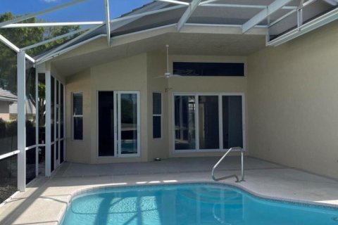 Casa en venta en Port St. Lucie, Florida, 2 dormitorios, 176.89 m2 № 1031934 - foto 1