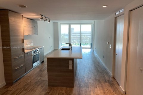 Купить кондоминиум в Майами, Флорида 2 спальни, 109.16м2, № 1807696 - фото 1