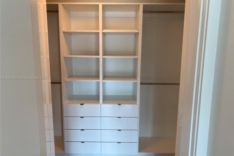 Купить кондоминиум в Майами, Флорида 2 спальни, 109.16м2, № 1807696 - фото 8