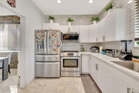 Casa en venta en Weston, Florida, 3 dormitorios, 168.62 m2 № 1745661 - foto 11