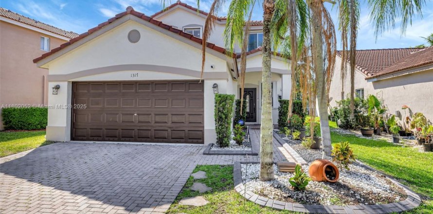 Casa en Weston, Florida 3 dormitorios, 168.62 m2 № 1745661
