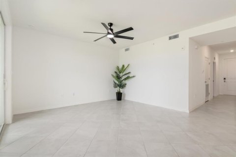 Condo in Venice, Florida, 2 bedrooms in WELLEN PARK  № 2305073 - photo 7