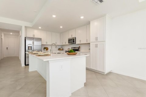 Condo in Venice, Florida, 2 bedrooms in WELLEN PARK  № 2305073 - photo 9