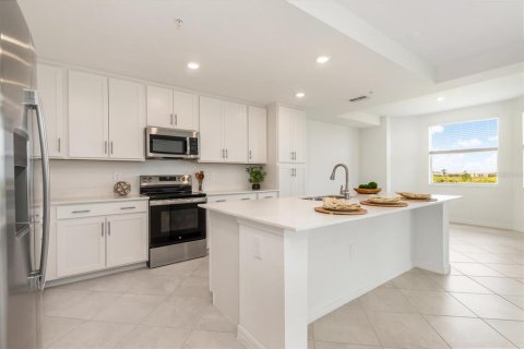 Condo in Venice, Florida, 2 bedrooms in WELLEN PARK  № 2305073 - photo 8