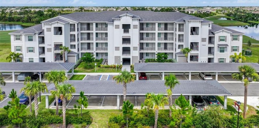 Condo in Venice, Florida, 2 bedrooms in WELLEN PARK  № 2305073