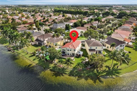 Купить виллу или дом в Пемброк-Пайнс, Флорида 3 спальни, 196.3м2, № 1954281 - фото 3