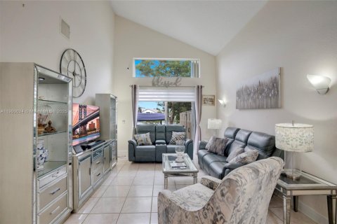 Купить виллу или дом в Пемброк-Пайнс, Флорида 3 спальни, 196.3м2, № 1954281 - фото 9