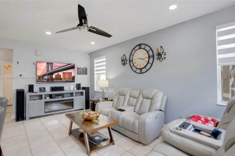 Купить виллу или дом в Пемброк-Пайнс, Флорида 3 спальни, 196.3м2, № 1954281 - фото 17