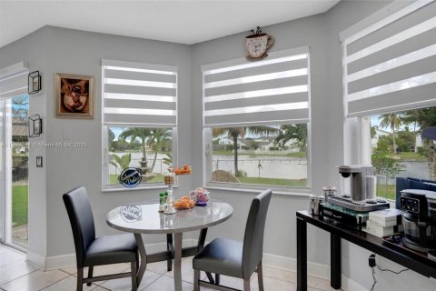 Купить виллу или дом в Пемброк-Пайнс, Флорида 3 спальни, 196.3м2, № 1954281 - фото 15