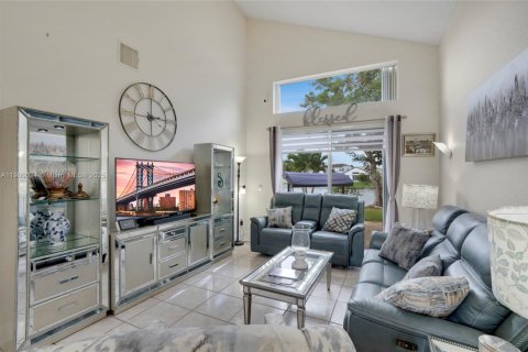 Купить виллу или дом в Пемброк-Пайнс, Флорида 3 спальни, 196.3м2, № 1954281 - фото 8