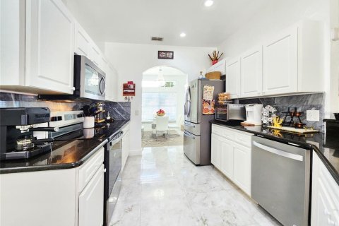 House in Lakeland, Florida 4 bedrooms, 223.52 sq.m. № 1616483 - photo 8