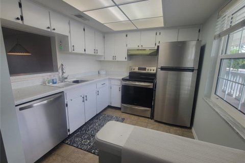 Condo in Dunedin, Florida, 2 bedrooms  № 1913566 - photo 7