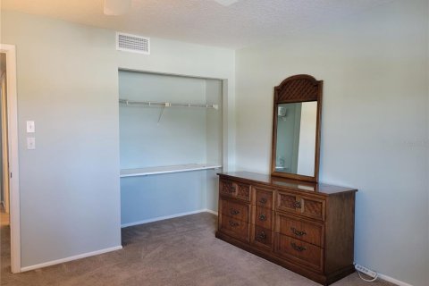 Condo in Dunedin, Florida, 2 bedrooms  № 1913566 - photo 18