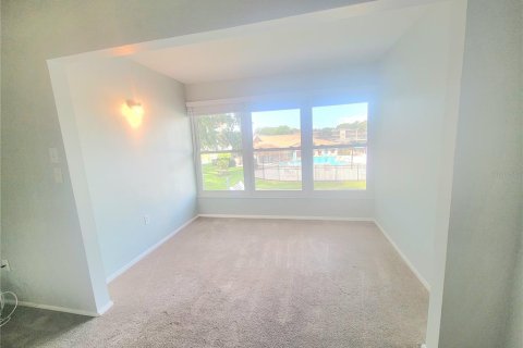 Condo in Dunedin, Florida, 2 bedrooms  № 1913566 - photo 13
