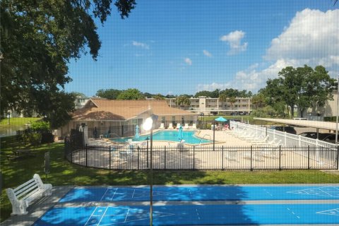 Condo in Dunedin, Florida, 2 bedrooms  № 1913566 - photo 15